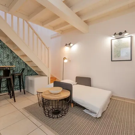Apartment Beau Duplex Au Coeur Des Carmes
